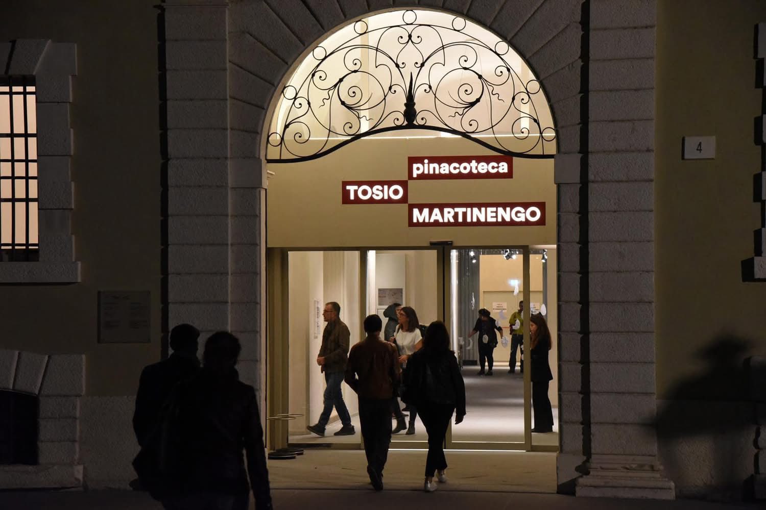 Pinacoteca Tosio Martinengo by night