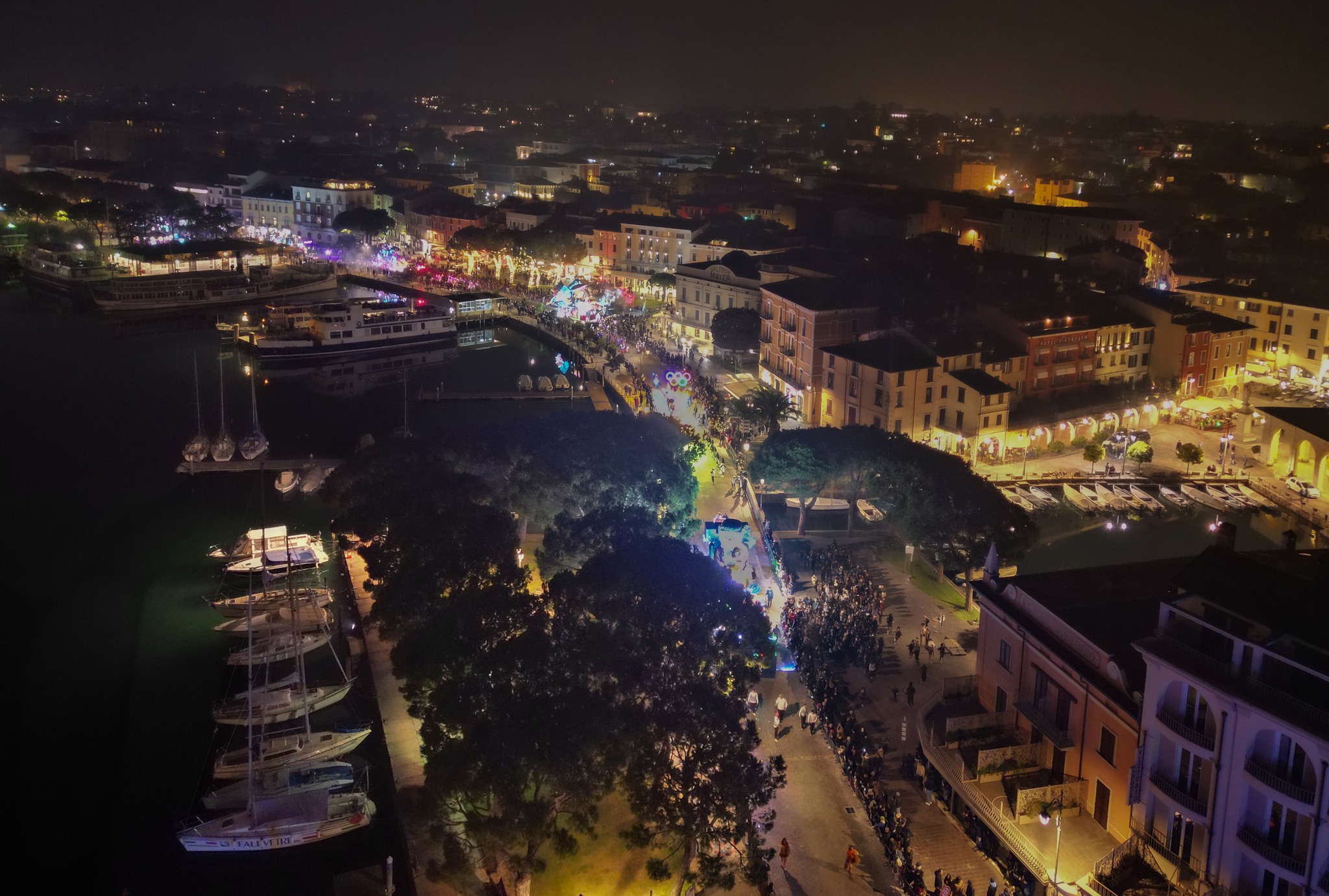 Sfilata notturna di Carnevale - Desenzano sul Garda