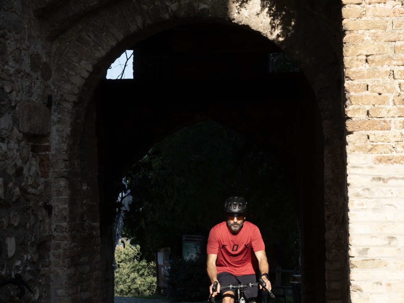 In bici al Castello di Padenghe, lago di Garda _ Ph Nicola Amadini