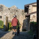 In bici al Castello di Padenghe, lago di Garda _ Ph Nicola Amadini