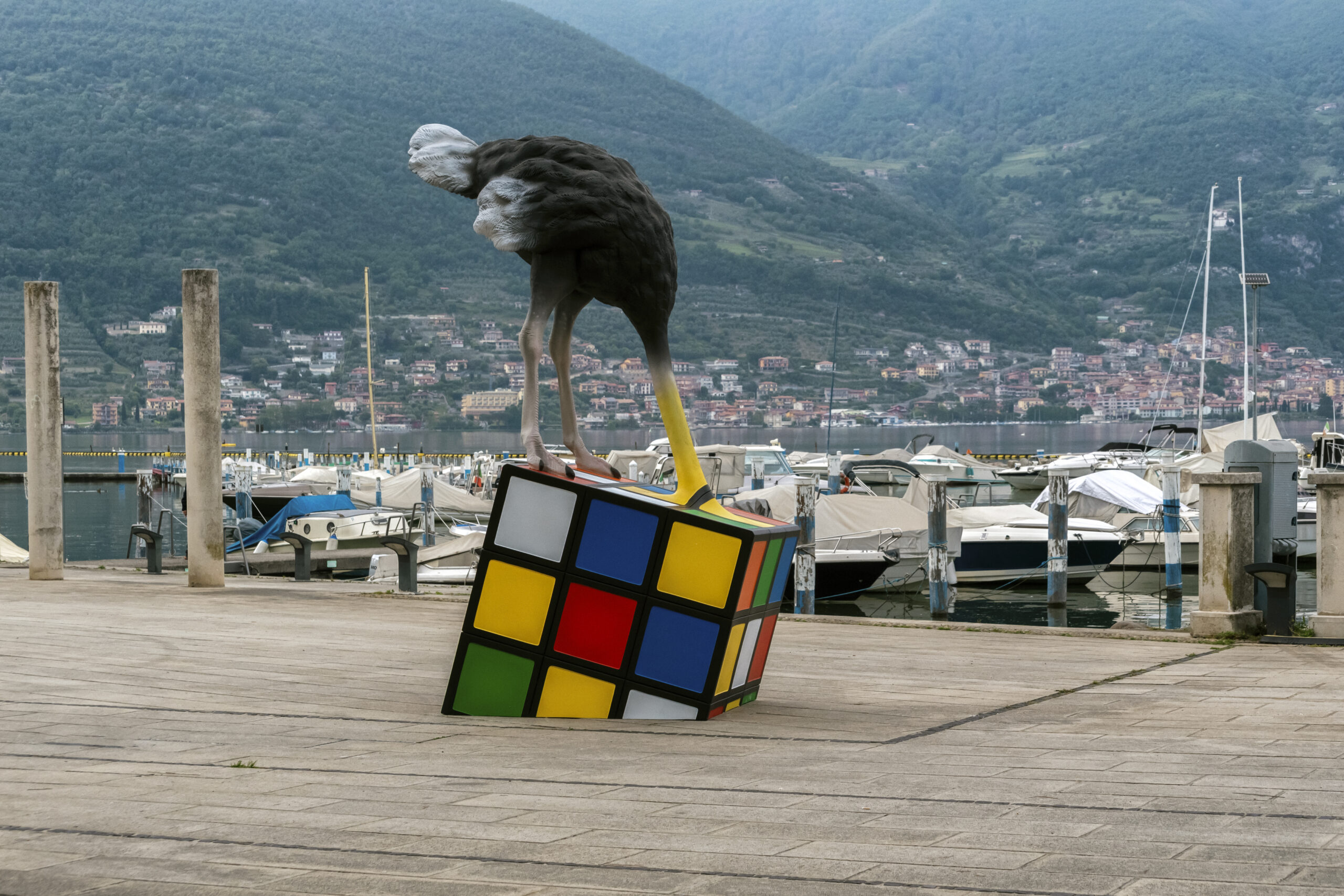 Mostra Stefano Bombardieri "GAME <> CARE", lago d'Iseo