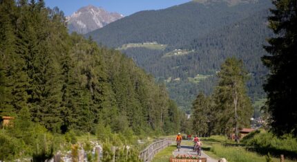 Pedalare in famiglia in val Sozzine
