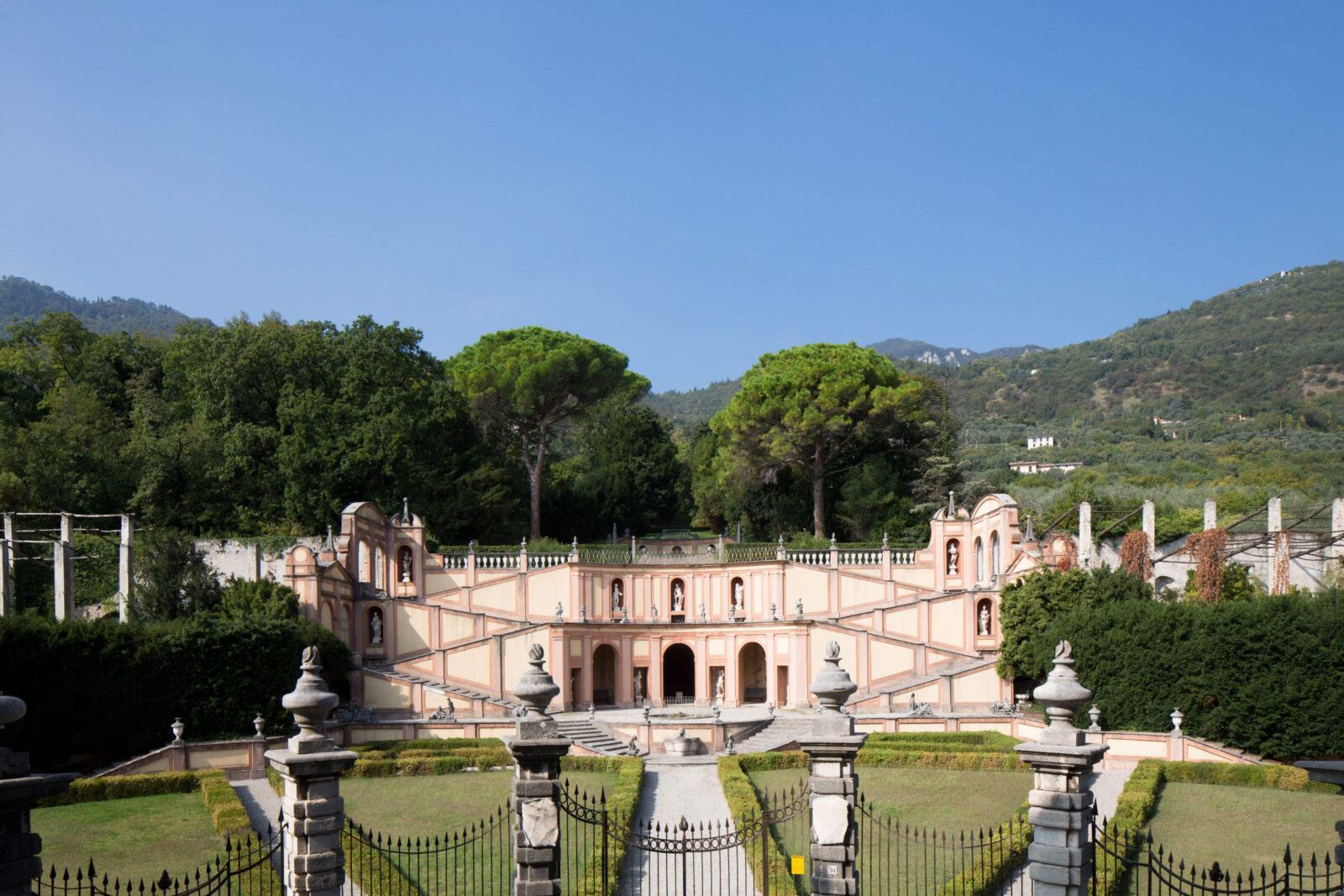 Villa Bettoni, la prestigiosa dimora storica del Garda